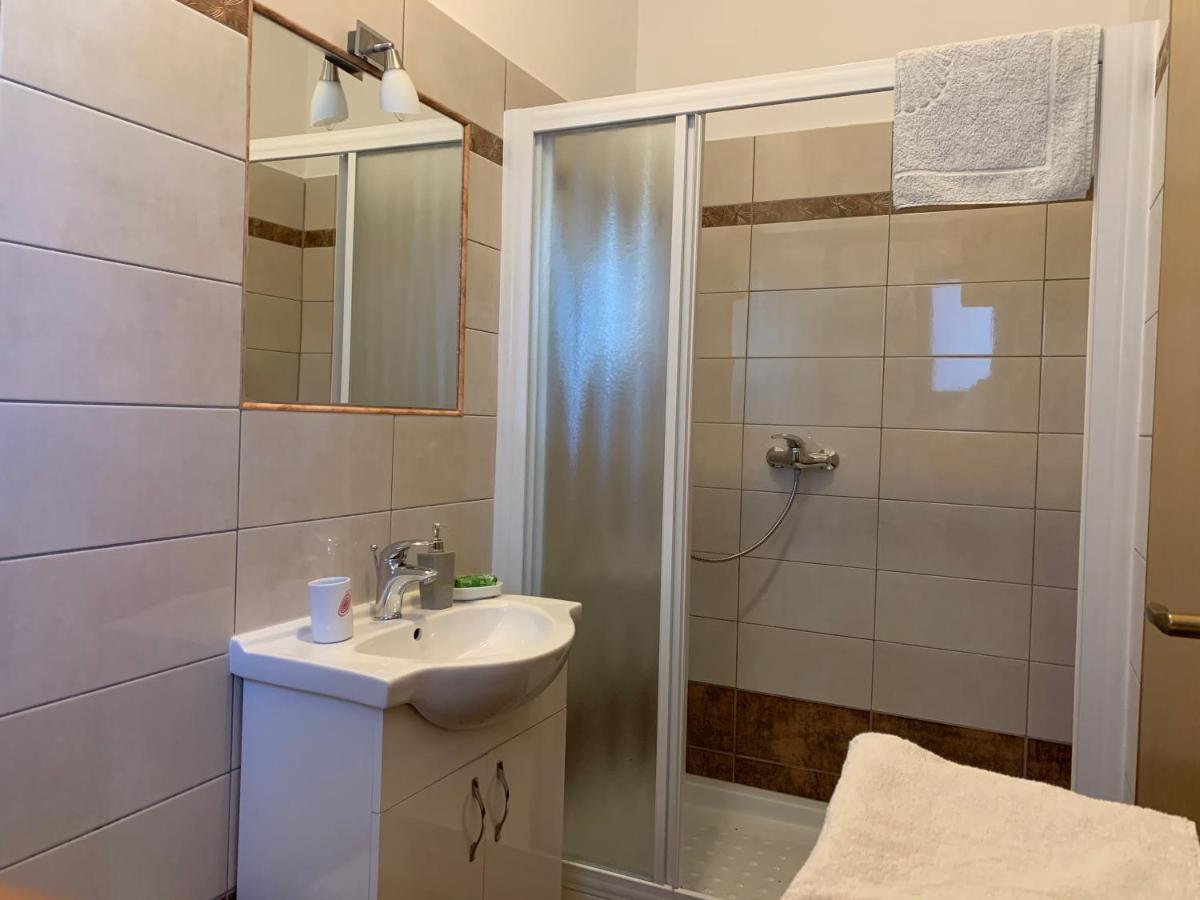 Apartments & Room Piutti 巴莱 外观 照片
