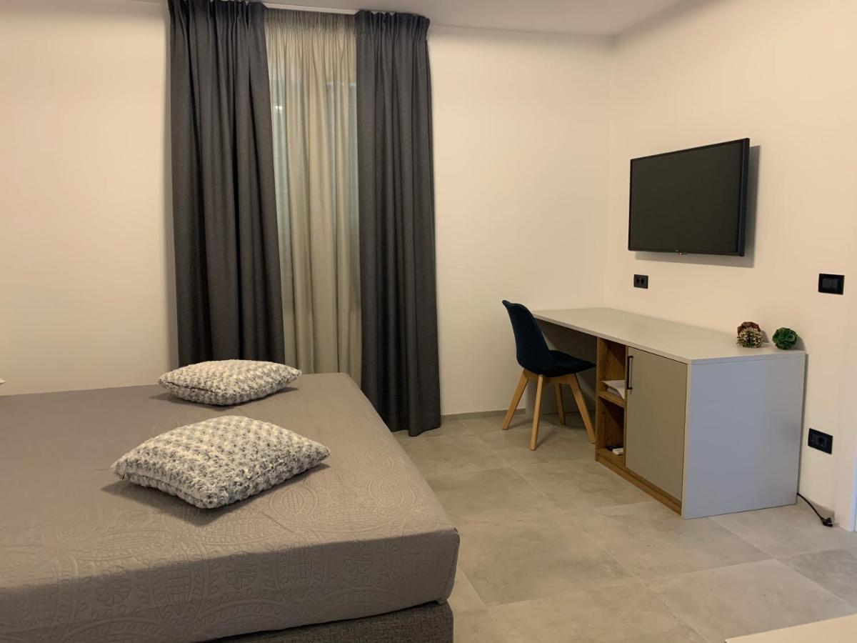 Apartments & Room Piutti 巴莱 外观 照片